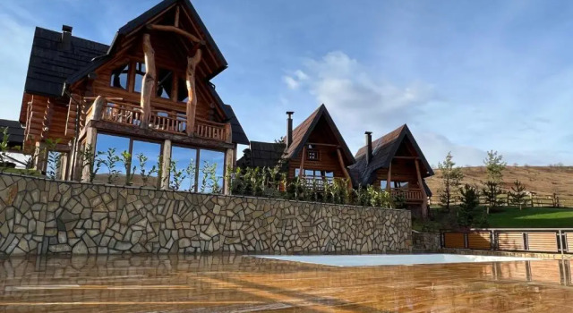 Бунгало Superior Wooden Valley Zlatibor Resort