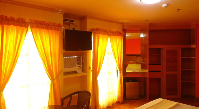 Люкс C & L Bay View Inn