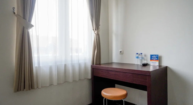 Reddoorz Plus @ Jakal Bawah 3, Book Hotel Hotels in Sleman with a Pool, Swimming Pool