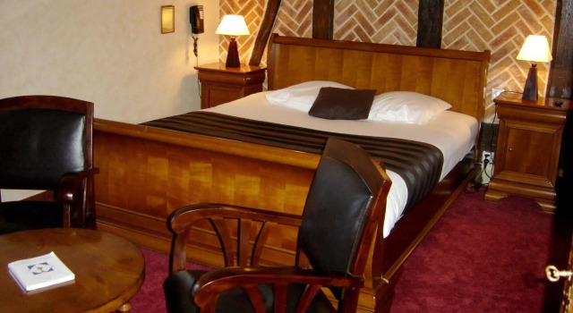 Logis Hotel Oasis, Prenota Hotel Villaines-la-Juhel 