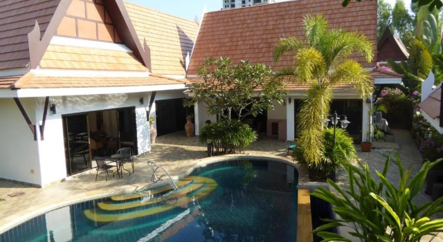 Вилла Deluxe с 4 комнатами VIP Chain Resort Pool Villa