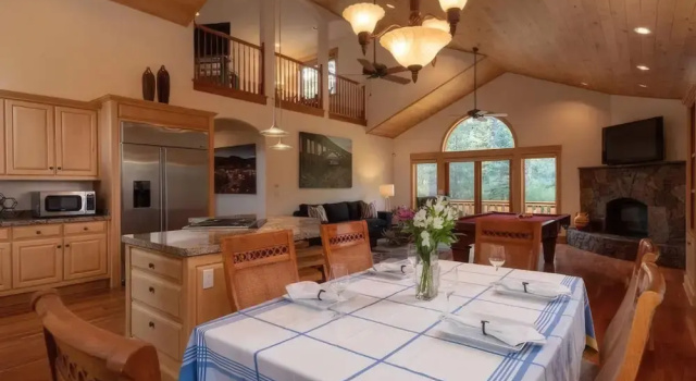 Коттедж Donner Ridge by Avantstay Minutes to Skiing Deck Ping Pong Pool Table