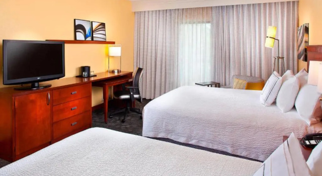 Четырёхместный номер Standard Courtyard Miami Airport West Doral