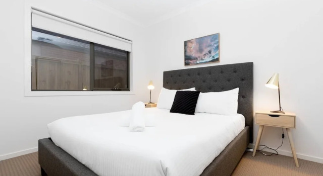 Коттедж Resortstyle 4BR House With Parking@werribee