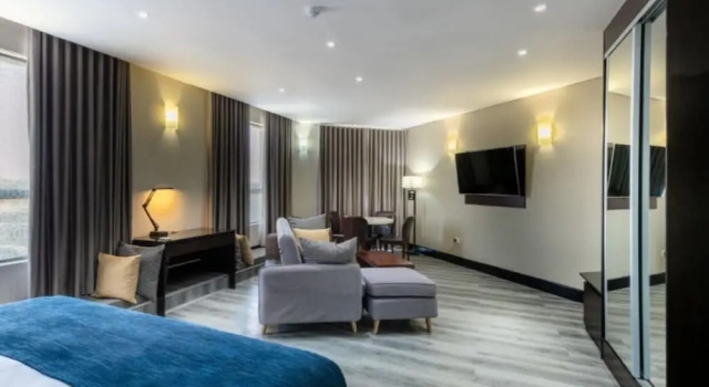Двухместный люкс Deluxe The Grand Aria Hotel and Conference Centre