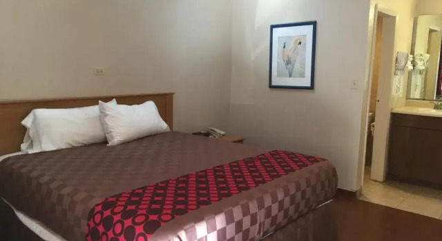 Номер Standard Townhouse Inn and Suites