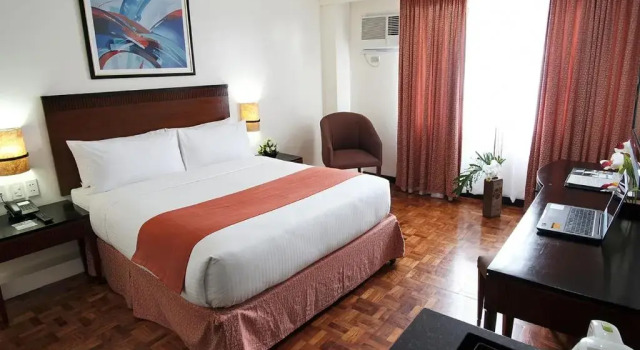 Номер Deluxe Fersal Hotel Neptune Makati