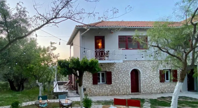 Katouna Home II Σπίτι στην Κατούνα με 4 δωμάτια & πανοραμική θέα, Забронировать Дом для отпуска Отели периферии Ионических островов с парковкой, Парковка
