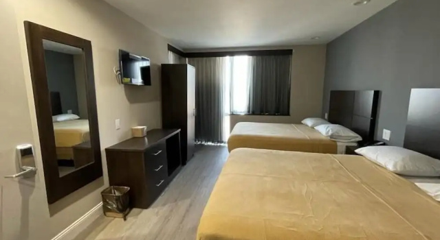 Номер Standard Royal Hotel Bronx
