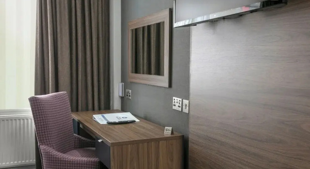 Номер Executive Best Western Plough and Harrow Hotel