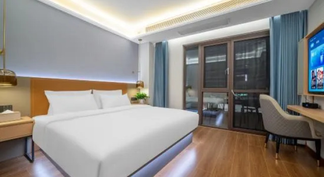 Люкс Executive с балконом Joyous Hotel Kunming