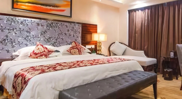 Panzhihua Huacheng Hotel, Забронировать Отель Бизнес-отели Паньчжихуа, 4* 5*