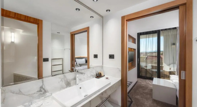 Полулюкс Deluxe Boutique Hotel Ani