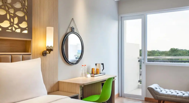 Superior Twin room with balcony ibis Styles Cikarang