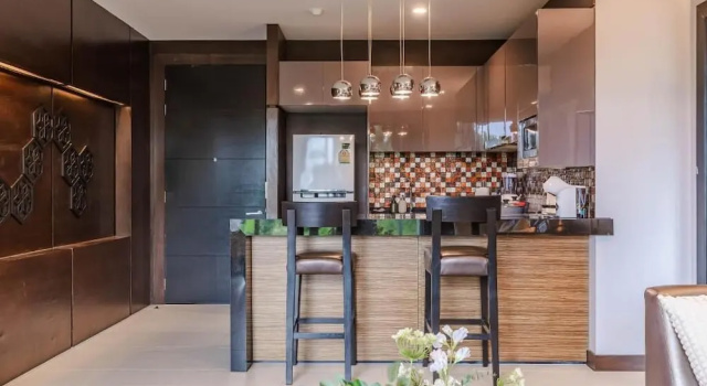 Majestic 2BR with garden view in Regent