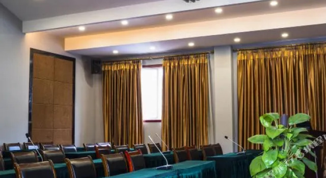 Mingcheng Jiayuan Hotel, Buchen Sie Hotel Dazhou Sichuan