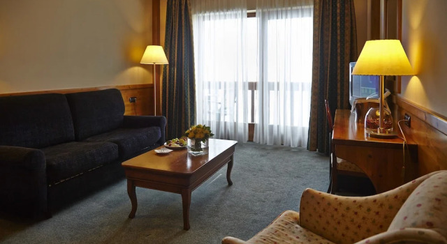 Четырёхместный полулюкс Sport Hotel Village