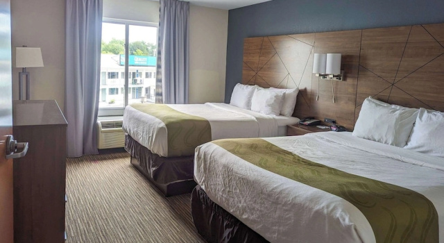 Четырёхместный полулюкс Quality Inn & Suites Northampton - Amherst