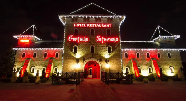 Historical Hotel Fortetsya Hetmana, Boek Hotel Hotels in Hatne met ontbijt, Ontbijt