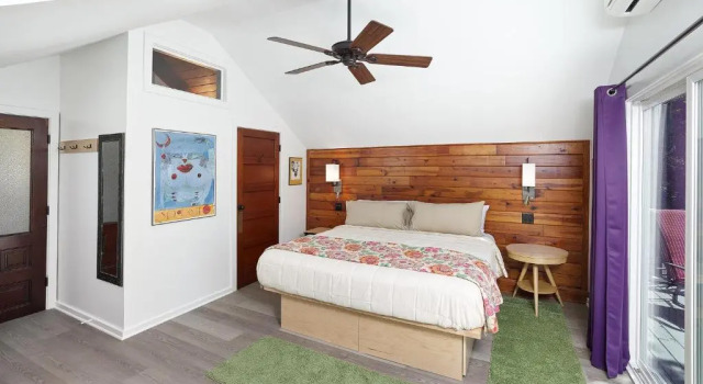 Folly Vacation 305 E Erie: Fantastic Location, Recently Renovated!