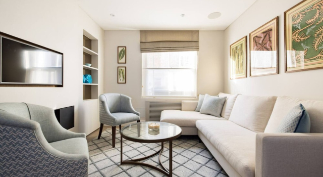 Sunny in Chelsea Luxurious 3 Bedroom Chelsea Home, Забронировать Дом для отпуска Виллы Лондона, рядом с Здание «Мишлен Хауз», Вилла