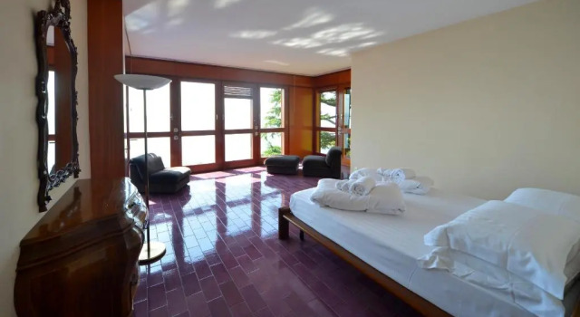 Holiday Garda Villa Dolcelago Lake Front, Buchen Sie Villa Villen in Brescia, Villa