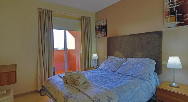 R25 Modern bright 2 bedroom apartment