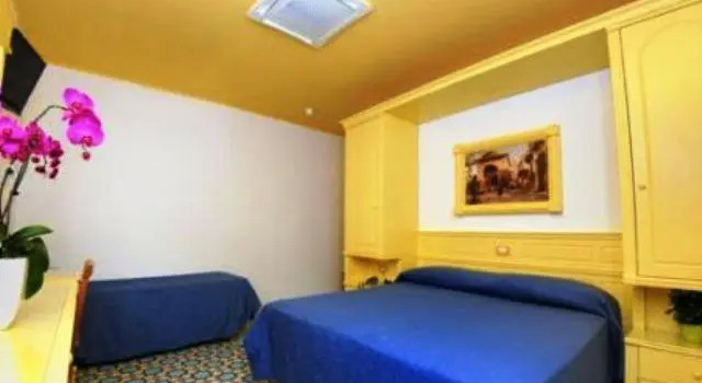 Трёхместный номер Standard Hotel Astoria Sorrento