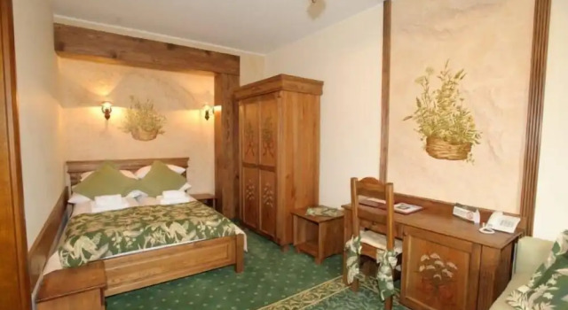 Двухместный номер Superior с балконом Hotel Carpatia Bieszczadzki Gościniec