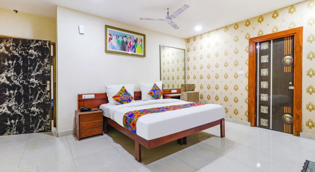 Номер Deluxe Fabhotel J Sons