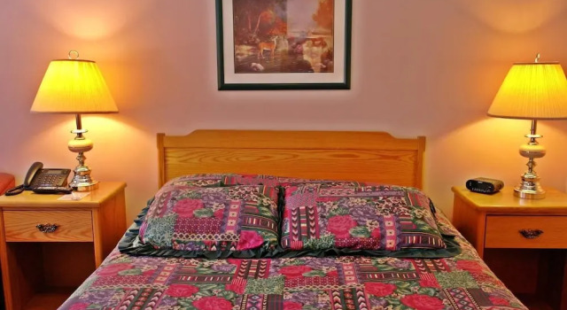 Colonial 900 Motel, Réserver Motel Hôtels à Colombie-Britannique avec parking, Parking