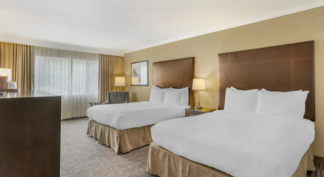 Четырёхместный номер Standard Best Western Plus Garden Court Inn