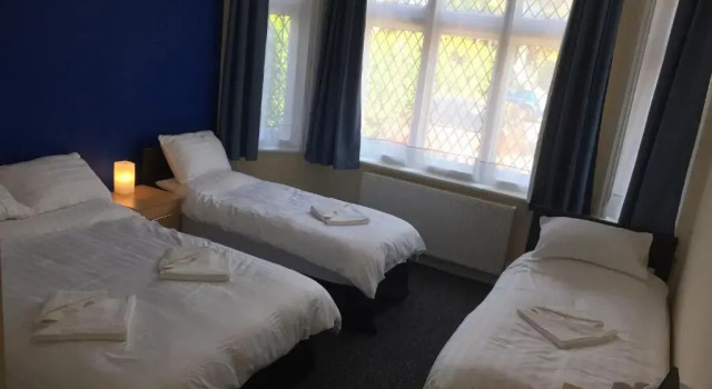 Семейный номер Standard Southend Central Hotel - Close to Beach, City Centre, Train Station & Southend Airport