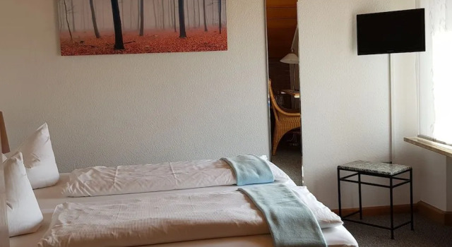 Hotel Haus Nachtigall - B&B, Забронировать Отель «постель и завтрак»  