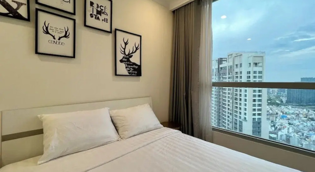 Двухместные апартаменты с балконом и с видом на город Vinhomes Central Park - PHAN DANG Residences
