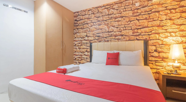 Номер Standard RedDoorz Plus near Sepinggan Airport 3 Balikpapan