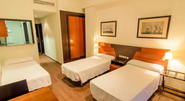 Четырёхместный семейный номер Standard Hotel Apartamento Martín Alonso Pinzón