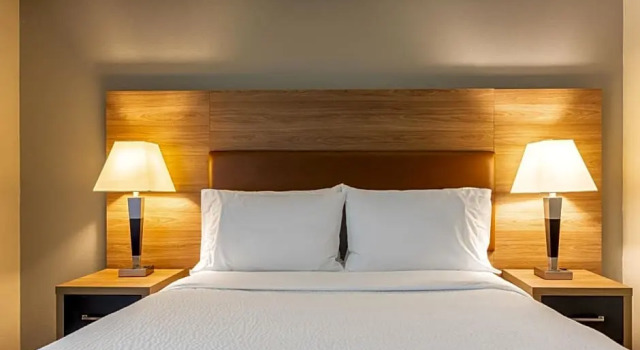 Люкс TownePlace Suites by Marriott Foley at OWA