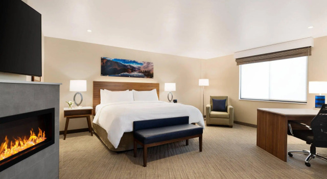 Двухместный люкс Delta Hotels by Marriott Helena Colonial