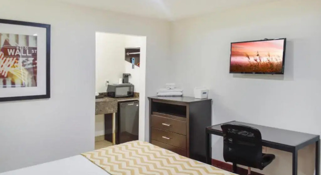 Двухместный номер Standard Travelodge by Wyndham Manhasset