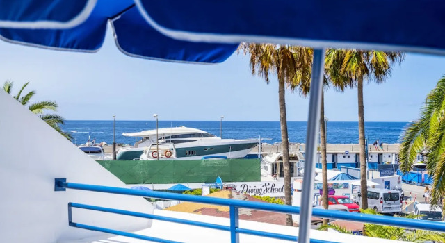 Студия Standard с балконом Apartamentos Puerto Colon Club