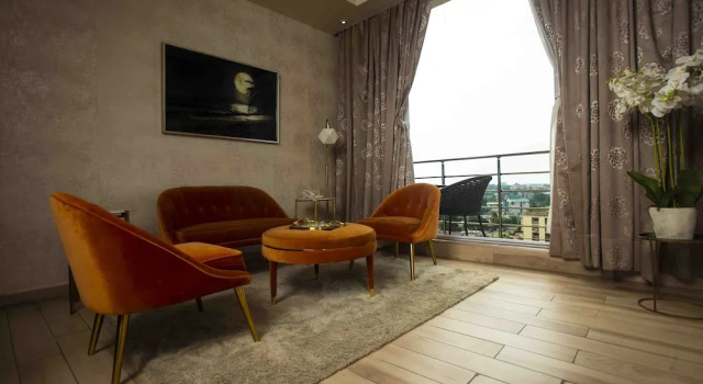 Номер Grand Пентхаус c 1 комнатой с балконом и с видом на город San Marino Hotel