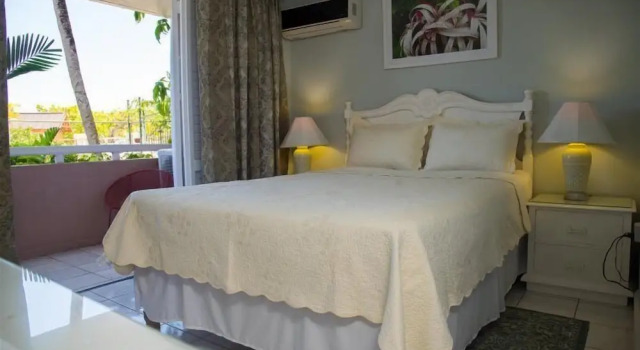 Апартаменты Economy FISHERMANs POINT BEACH-FRONT CONDOMANIA