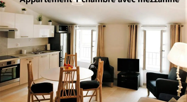 Апартаменты Мансарда c 1 комнатой Holiday in Arles -Appartement du Théâtre Antique