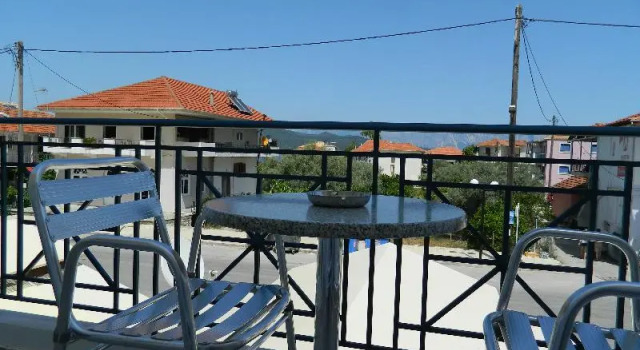 Апартаменты Hotel Eleana