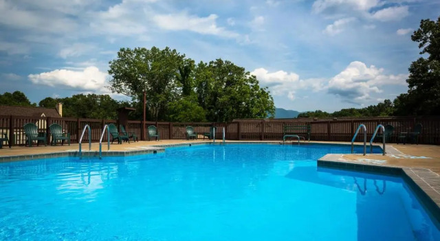 Четырёхместный номер Standard Luray Caverns Motels