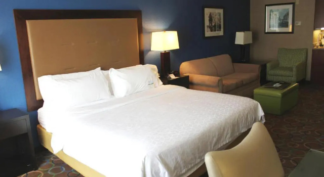 Двухместный номер Deluxe Holiday Inn Express Hotel & Suites Manchester - Airport by IHG