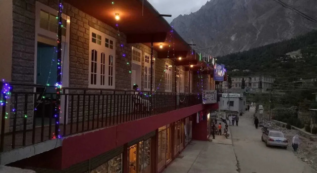 Farman Lodges