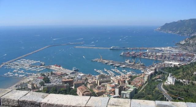 Люкс с 3 комнатами с видом на море Yacht Suite Salerno