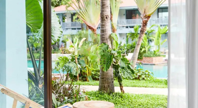 Двухместный номер Deluxe с балконом и с видом на бассейн The Peri Hotel Hua Hin